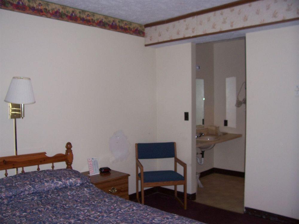 North Country American Inn Kalkaska Buitenkant foto