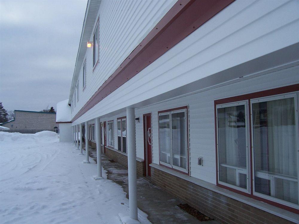North Country American Inn Kalkaska Buitenkant foto
