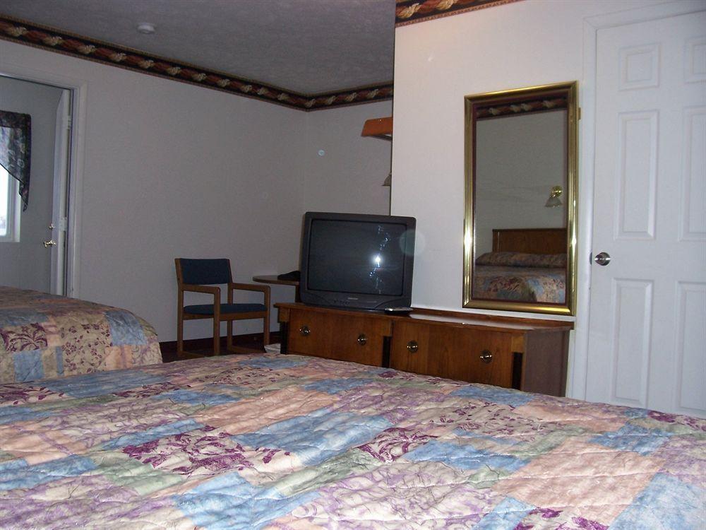 North Country American Inn Kalkaska Buitenkant foto
