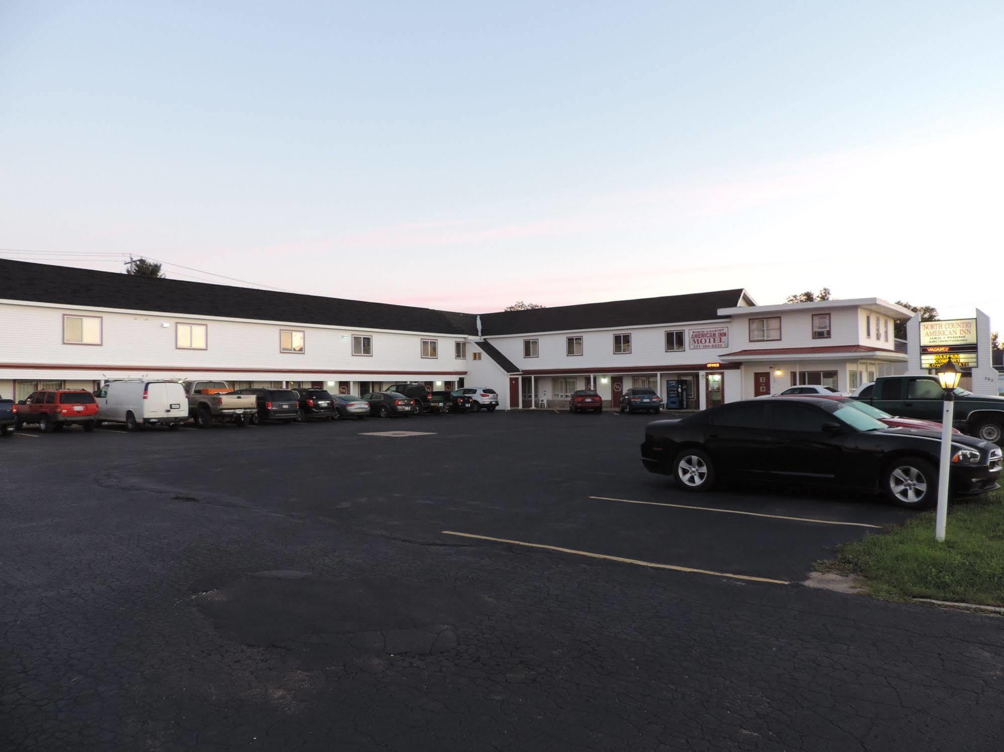North Country American Inn Kalkaska Buitenkant foto