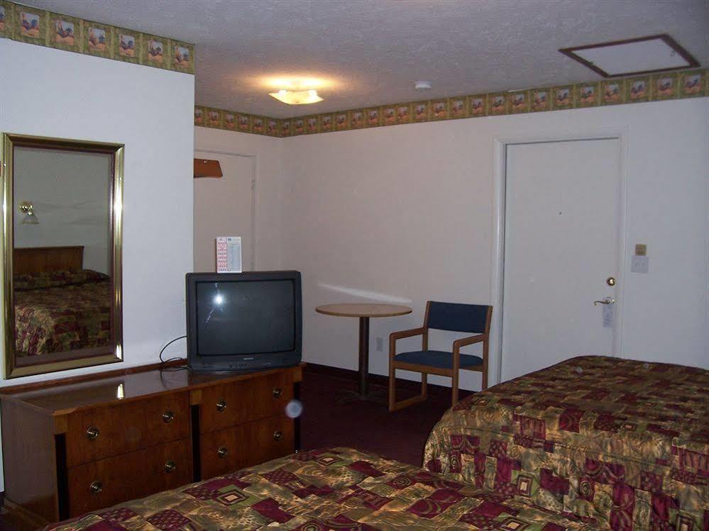 North Country American Inn Kalkaska Buitenkant foto